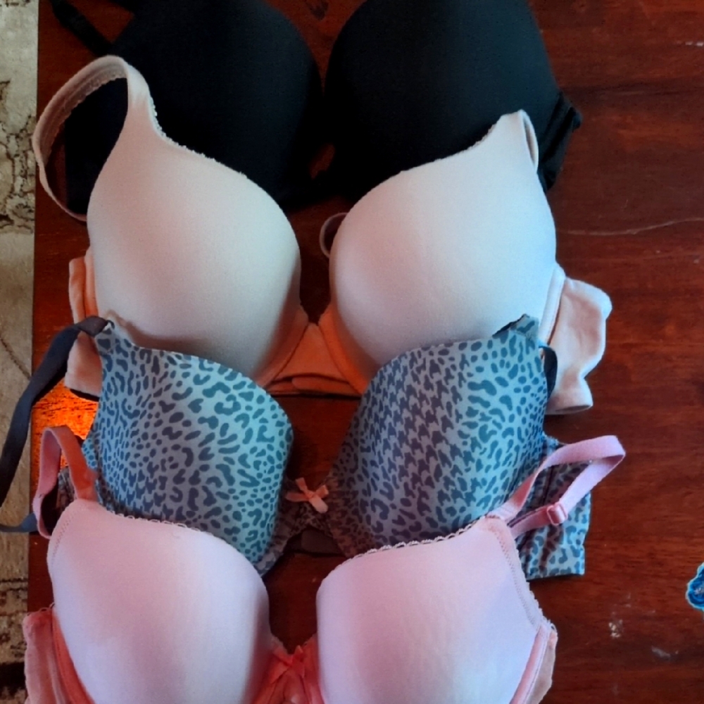 Victoria's Secret Bundle Of 4 Bras Black, Nude, Gray Animal Print and Pink Bras